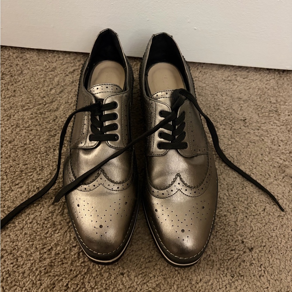 Zara Women’s Silver Oxfords, size 10 - Picture 2 of 3